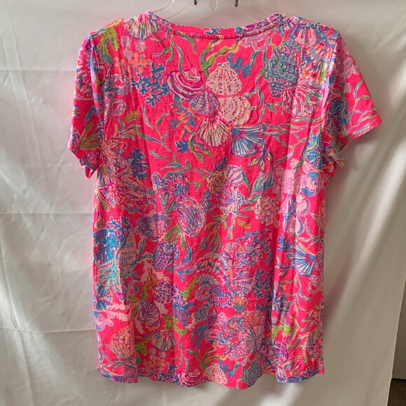 LILLY PULITZER Shell Me Something Good Etta V-Neck Tee in Pink Isle Sz MEDIUM - Picture 5 of 5